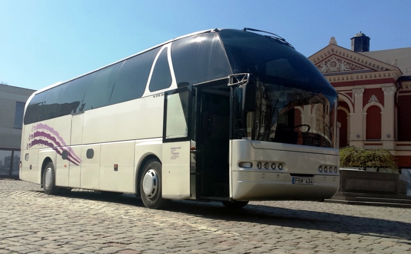 Neoplan Starliner 516 SHD autobuso nuoma, UAB „Sinaras“